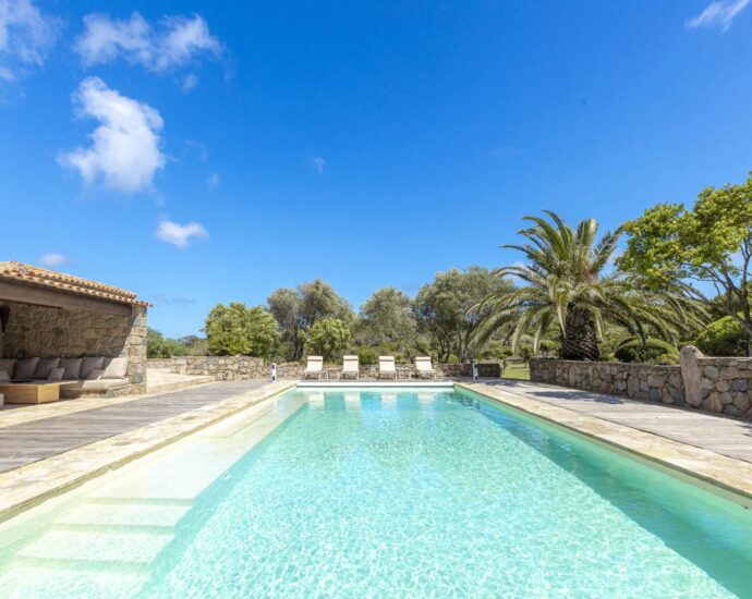 Bonifacio, Piantarella, Panoramic sea view property, 5 bedrooms, heated pool, close to the beach