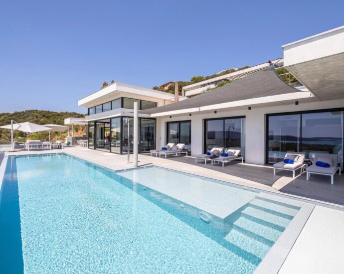 Saint-Cyprien, villa 7 chambres, piscine, vue mer panoramique, proche plage