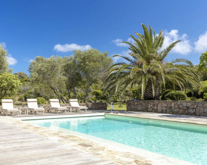 Bonifacio, Piantarella, Panoramic sea view property, 5 bedrooms, heated pool, close to the beach