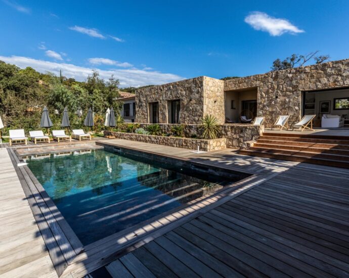 Exclusivité, Lecci, proche Saint-Cyprien, Villa en pierre type bergerie, 4 chambres, piscine, proche plage