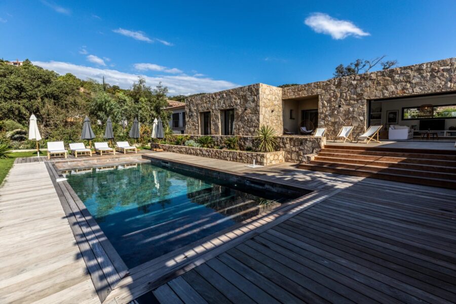 Exclusivité, Lecci, proche Saint-Cyprien, Villa en pierre type bergerie, 4 chambres, piscine, proche plage