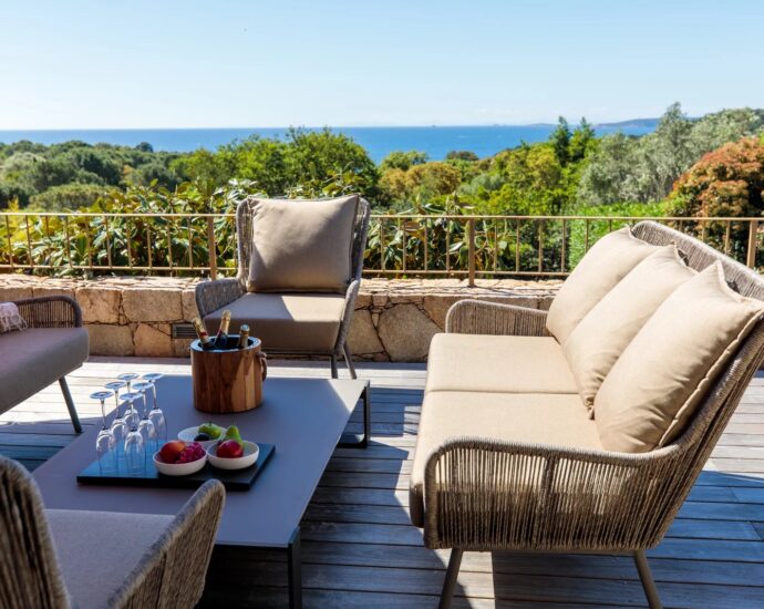 Private domain of Punta d’Arasu, 8 bedroom villa, walking distance to the beach and sea view, Sainte Lucie RL314, Villa Santa Lucia