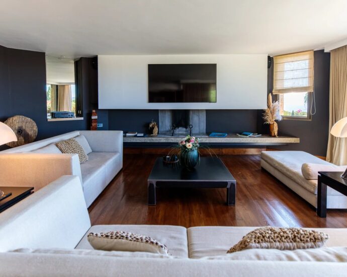 Private domain of Punta d’Arasu, 8 bedroom villa, walking distance to the beach and sea view, Sainte Lucie RL314, Villa Santa Lucia