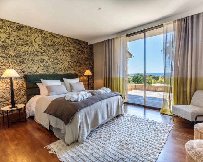 Private domain of Punta d’Arasu, 8 bedroom villa, walking distance to the beach and sea view, Sainte Lucie RL314, Villa Santa Lucia