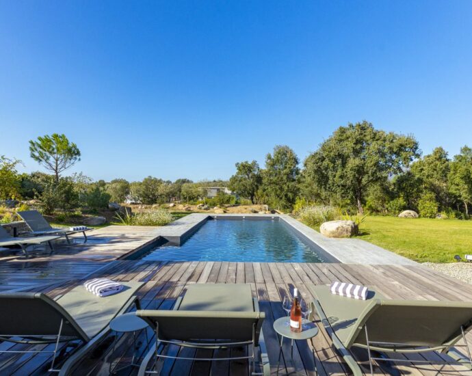 Arasu, villa 4 chambres, piscine chauffée, vue montagnes, proche plage