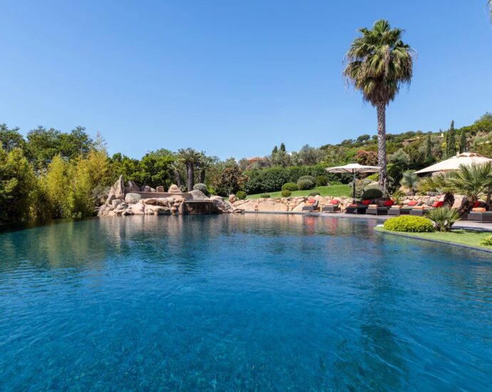 Private domain of Punta d’Arasu, 8 bedroom villa, walking distance to the beach and sea view, Sainte Lucie RL314, Villa Santa Lucia