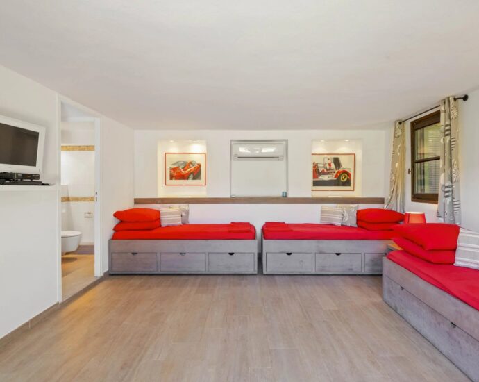 Bonifacio, Piantarella, Panoramic sea view property, 5 bedrooms, heated pool, close to the beach