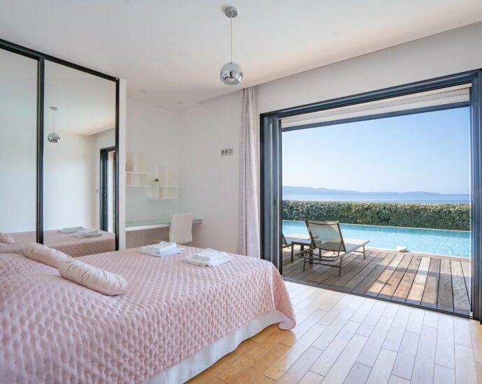 Ajaccio, Route des Sanguinaires, Villa vue mer, 5 Chambres, Piscine, proche plage