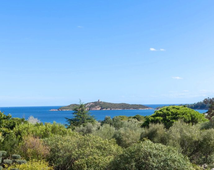 Exclusive Listing, Pinarello, Sea View Villa, 4 Bedrooms, Pool, Walking Distance to the Beach