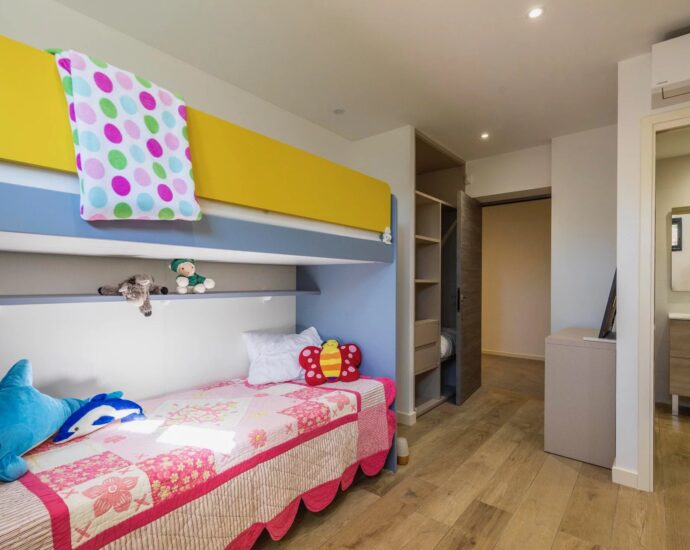 Bonifacio, 6 bedroom villa, panoramic sea view, swimming pool, close to the beach