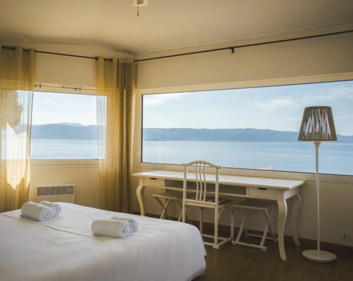 Ajaccio, Route des Sanguinaires, Villa vue mer, 4 Chambres, Piscine, proche plage