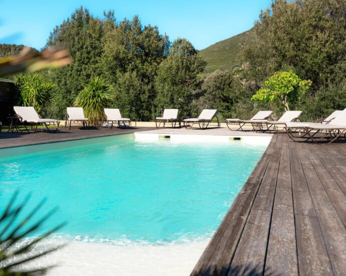 Cap Corse, Sisco, Villa vue montagnes, 5 chambres, piscine, proche plage