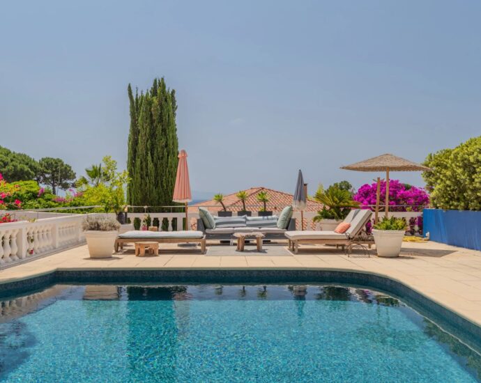 Ajaccio, Route des Sanguinaires, Villa vue mer, 5 chambres, Piscine, Plage à pied