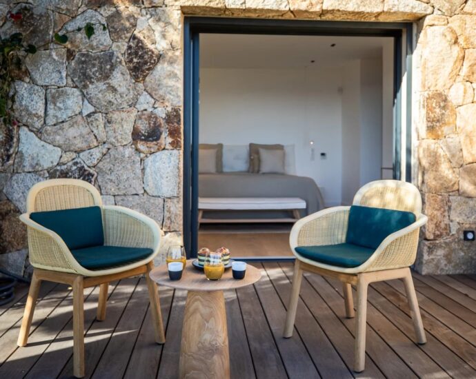 Palombaggia, 6 bedroom villa, swimming pool, panoramic sea view, close to the beach