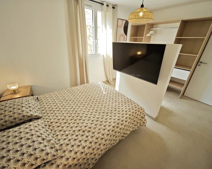 Balagne, Santa-Reparata di Balagna, 9-Bedroom Villa with Lake and Mountain Views, Pool, Gym, Sauna, Close to Île-Rousse and Beaches