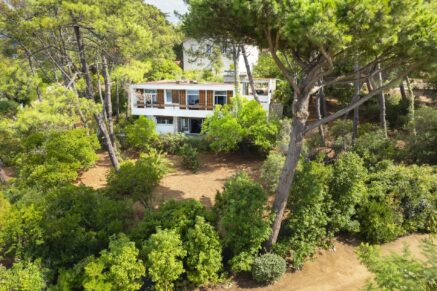 South Shore of Ajaccio, Porticcio, Domaine de la Pointe, Renovation Villa, 6 Bedrooms, Sea View, Private Estate, Walking Distance to the Beach