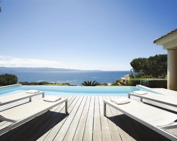 Ajaccio, Route des Sanguinaires, Villa vue mer, 4 Chambres, Piscine, proche plage