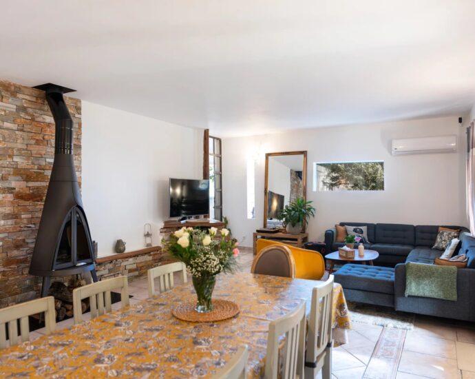 Cap Corse, Sisco, Villa vue montagnes, 5 chambres, piscine, proche plage