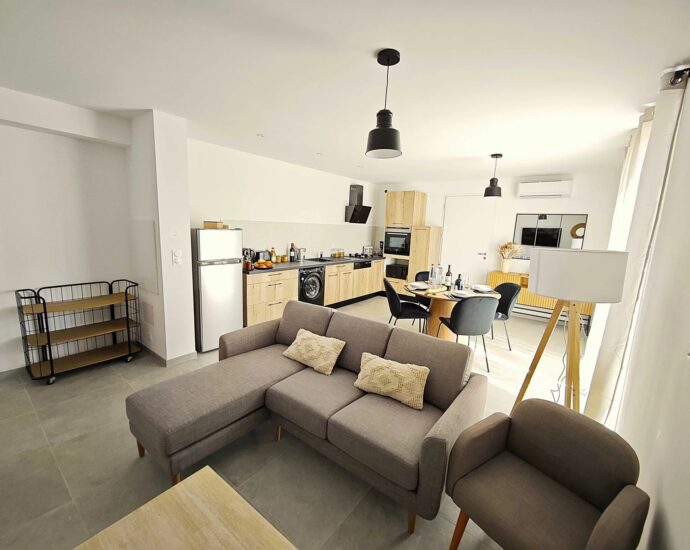 Balagne, Santa-Reparata di Balagna, 9-Bedroom Villa with Lake and Mountain Views, Pool, Gym, Sauna, Close to Île-Rousse and Beaches