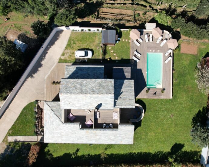 Cap Corse, Sisco, Villa vue montagnes, 5 chambres, piscine, proche plage