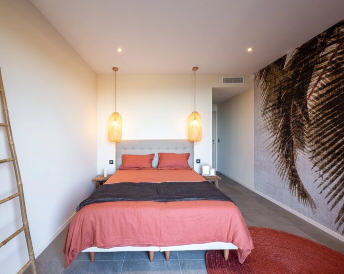 Bonifacio, 6 bedroom villa, panoramic sea view, swimming pool, close to the beach