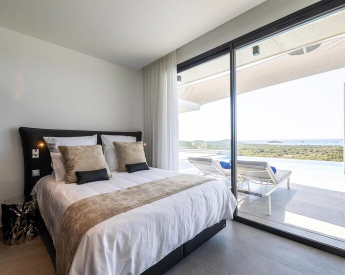 Saint-Cyprien, villa 7 chambres, piscine, vue mer panoramique, proche plage