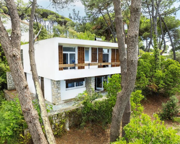 Rive Sud d&rsquo;Ajaccio, Porticcio, Domaine de la Pointe, villa à rénover, 6 chambres, vue mer, domaine privé, plage à pied