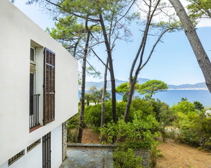 South Shore of Ajaccio, Porticcio, Domaine de la Pointe, Renovation Villa, 6 Bedrooms, Sea View, Private Estate, Walking Distance to the Beach