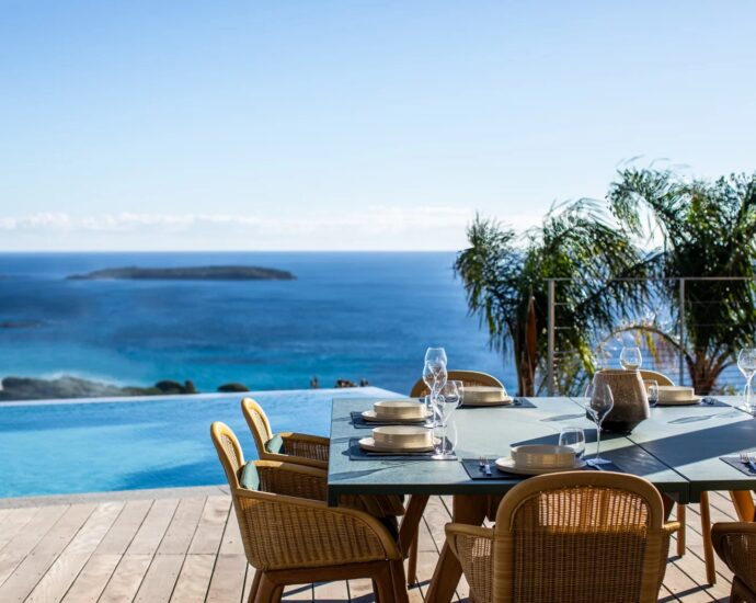 Palombaggia, 6 bedroom villa, swimming pool, panoramic sea view, close to the beach