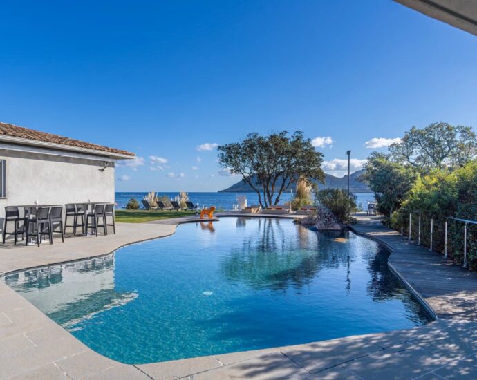 Porto-Vecchio, Marina Di Fiori, 7-Bedroom Villa, Pool, Sea View, Walking Distance to the Beach