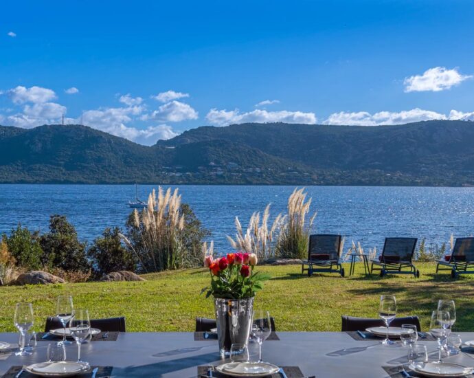 Porto-Vecchio, Marina Di Fiori, 7-Bedroom Villa, Pool, Sea View, Walking Distance to the Beach