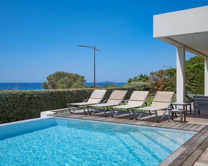 Ajaccio, Route des Sanguinaires, Villa vue mer, 5 Chambres, Piscine, proche plage