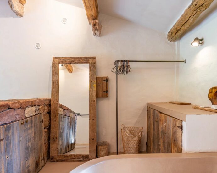 Porto-Vecchio, Piccovaggia, bergerie avec piscine à débordement, 4 chambres, vue dégagée, proche plage de Palombaggia