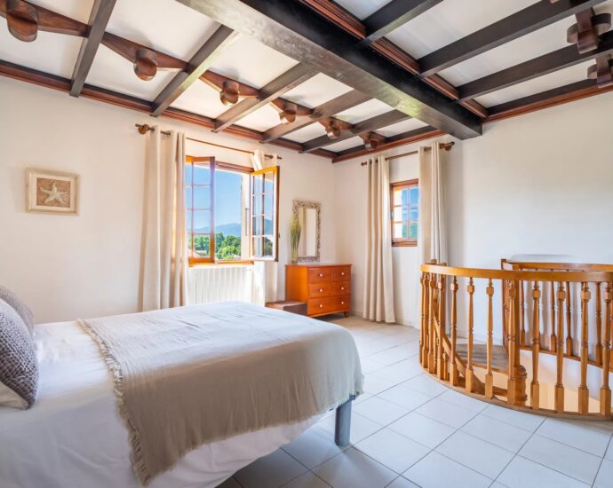 Saint Florent, Villa 5 chambres, proche plage et centre-ville