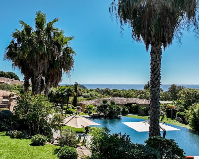 Private domain of Punta d’Arasu, 8 bedroom villa, walking distance to the beach and sea view, Sainte Lucie RL314, Villa Santa Lucia