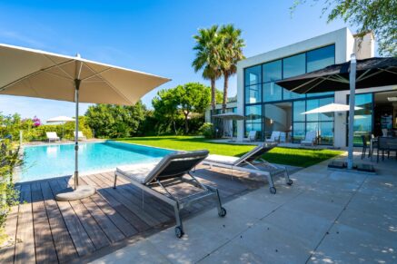 Baie de Calvi, Villa d&rsquo;architecte pour 10 personnes, vue mer panoramique, piscine, proche des plages.