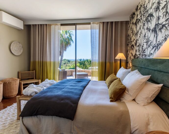 Private domain of Punta d’Arasu, 8 bedroom villa, walking distance to the beach and sea view, Sainte Lucie RL314, Villa Santa Lucia