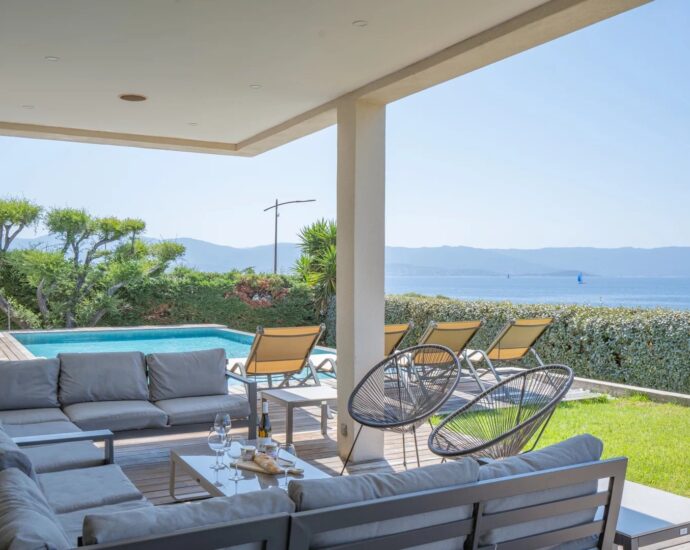 Ajaccio, Route des Sanguinaires, Villa vue mer, 5 Chambres, Piscine, proche plage