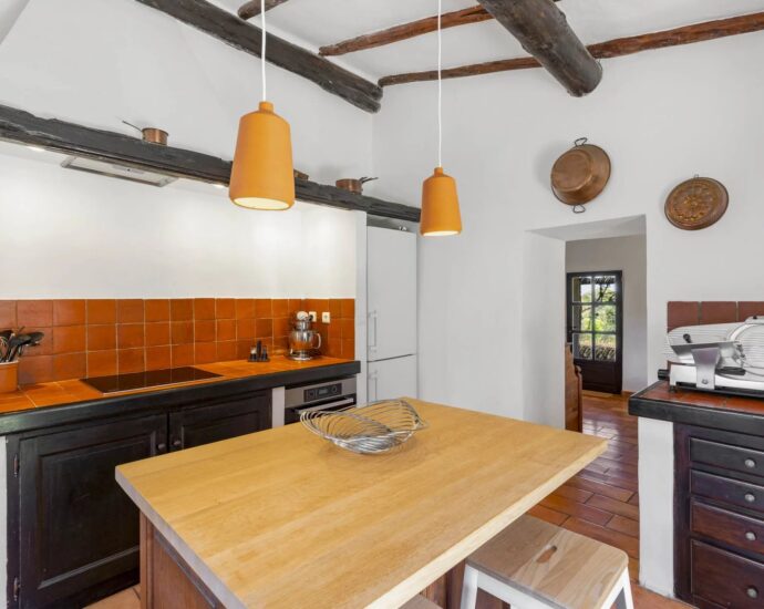 Bonifacio, Piantarella, Panoramic sea view property, 5 bedrooms, heated pool, close to the beach