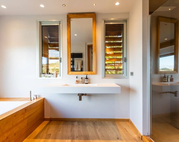 Palombaggia, 6 bedroom villa, swimming pool, sea view, close to the beach