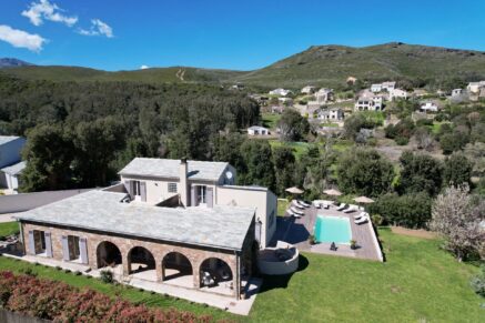 Cap Corse, Sisco, mountain-view villa, 5 bedrooms, pool, close to the beach