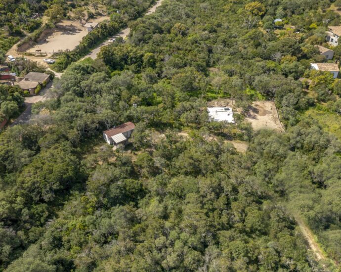 Porto-Vecchio, Palombaggia, Terrain constructible, Permis de construire, Vue montagne, Aperçu mer