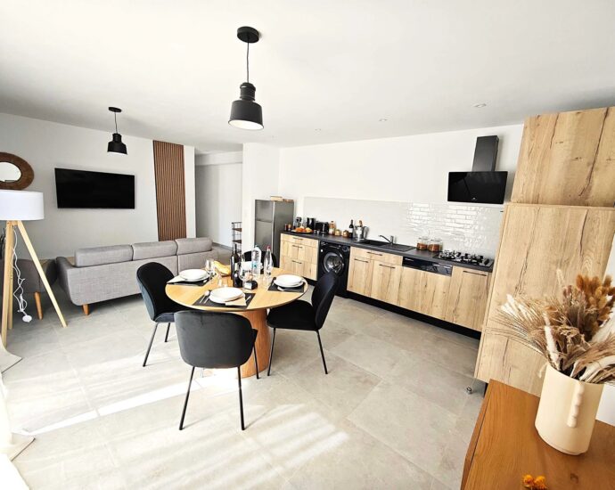 Balagne, Santa-Reparata di Balagna, 9-Bedroom Villa with Lake and Mountain Views, Pool, Gym, Sauna, Close to Île-Rousse and Beaches