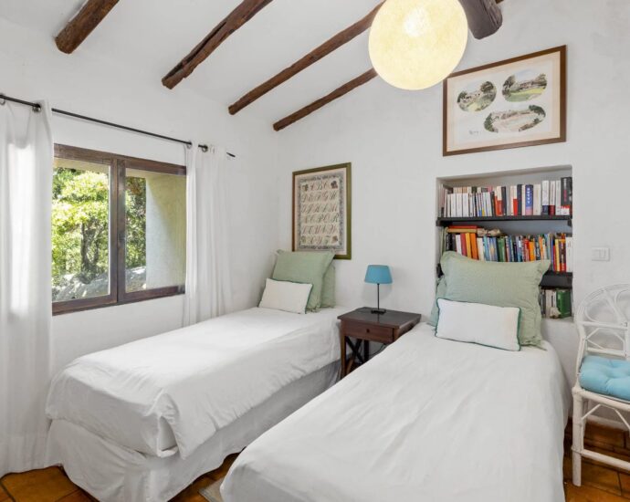 Bonifacio, Piantarella, Panoramic sea view property, 5 bedrooms, heated pool, close to the beach