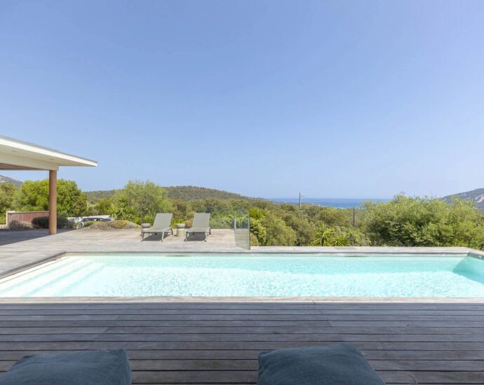 Porto-Vecchio, Santa Giulia, Architect-Designed Villa, 4 Bedrooms, Sea View, Pool, Close to Beaches