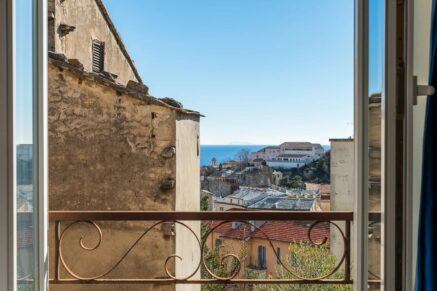 Bastia, centre-ville, maison de maître, 5 chambres, piscine, proche plage