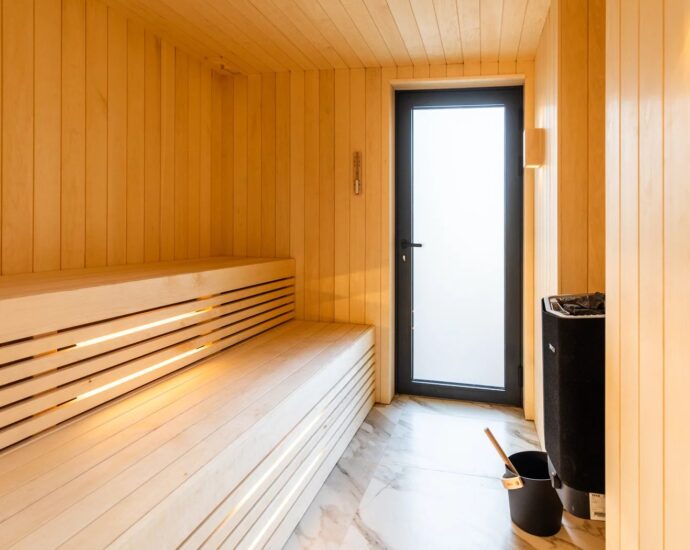 Palombaggia, 6 bedroom villa, swimming pool, panoramic sea view, close to the beach