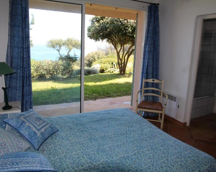 Cala Rossa, Domaine de la Tour, Villa vue mer panoramique, 6 chambres, piscine, plage à pied