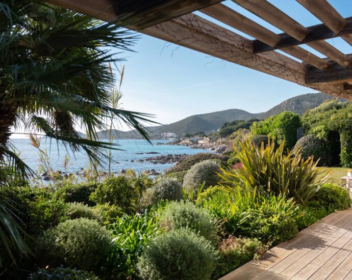 Exclusivity, Ajaccio, Route des Sanguinaires, Waterfront Property, 3 Bedrooms, Panoramic Sea Views, Direct Beach Access