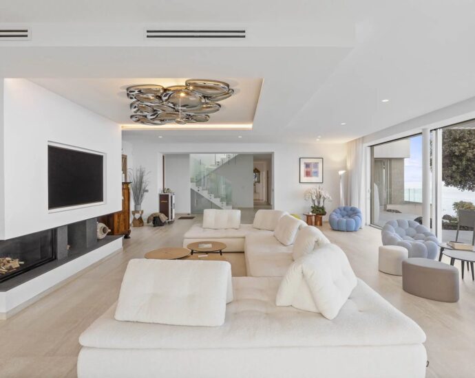 Favone, villa, panoramic sea view, 7 bedrooms, close to the beach, swimming pool, cinema room, gym, sauna, hammam, arcade room, pétanque court